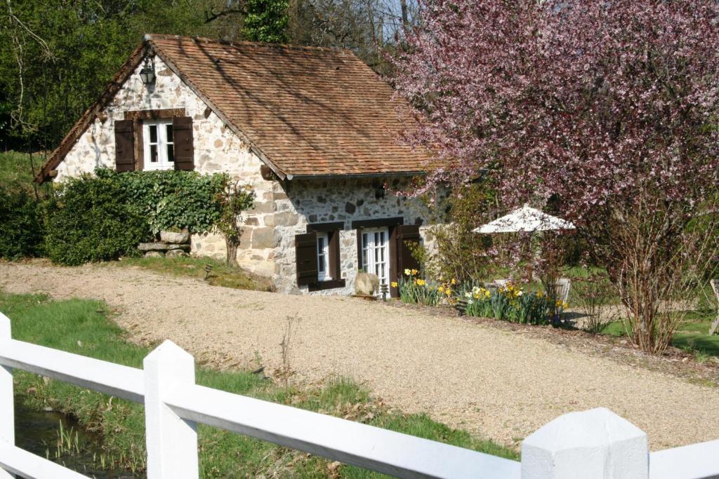 Au Moulin De La Gorce Bed & Breakfast La Roche-l'Abeille ห้อง รูปภาพ